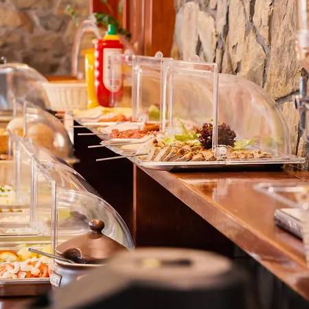 Tatrzanski Gosciniec Bed & Breakfast 3*